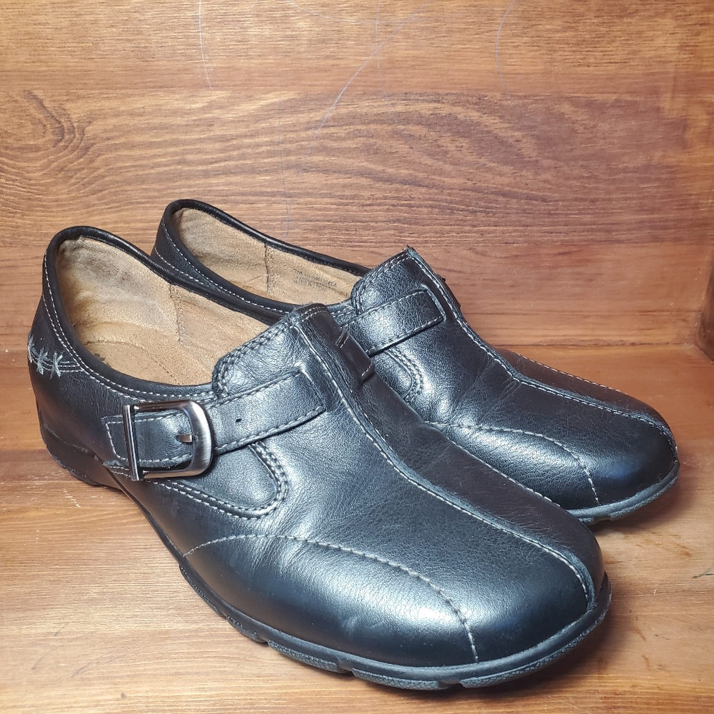 Naturalizer Viela Leather Loafers  8.5